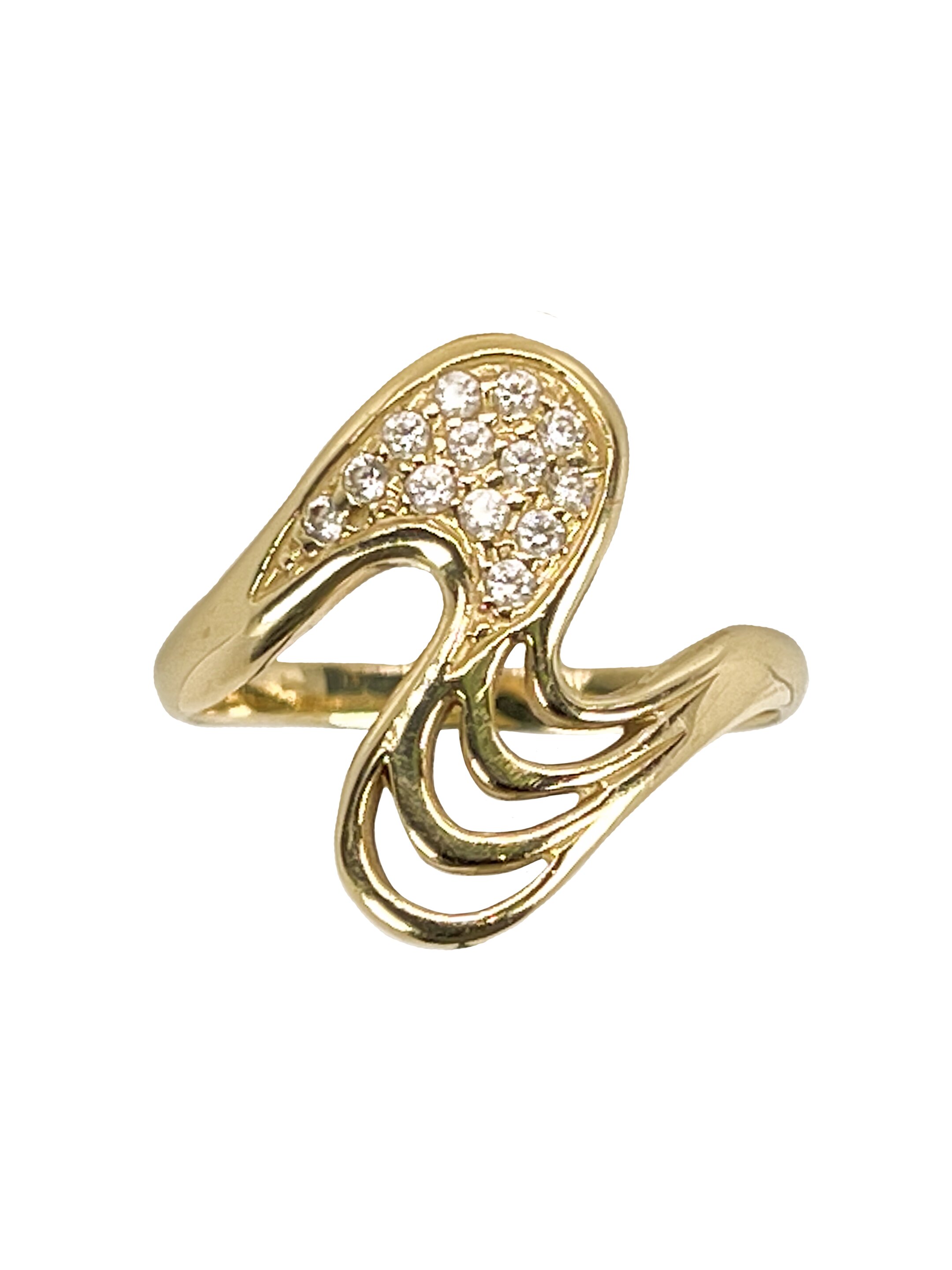 Блестящ златен пръстен с циркони