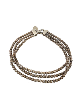 Bracelet en argent avec traitement de surface avec perles