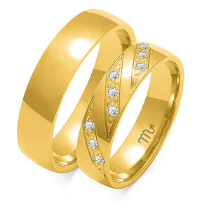 Classic shiny wedding rings with a semi-round profile