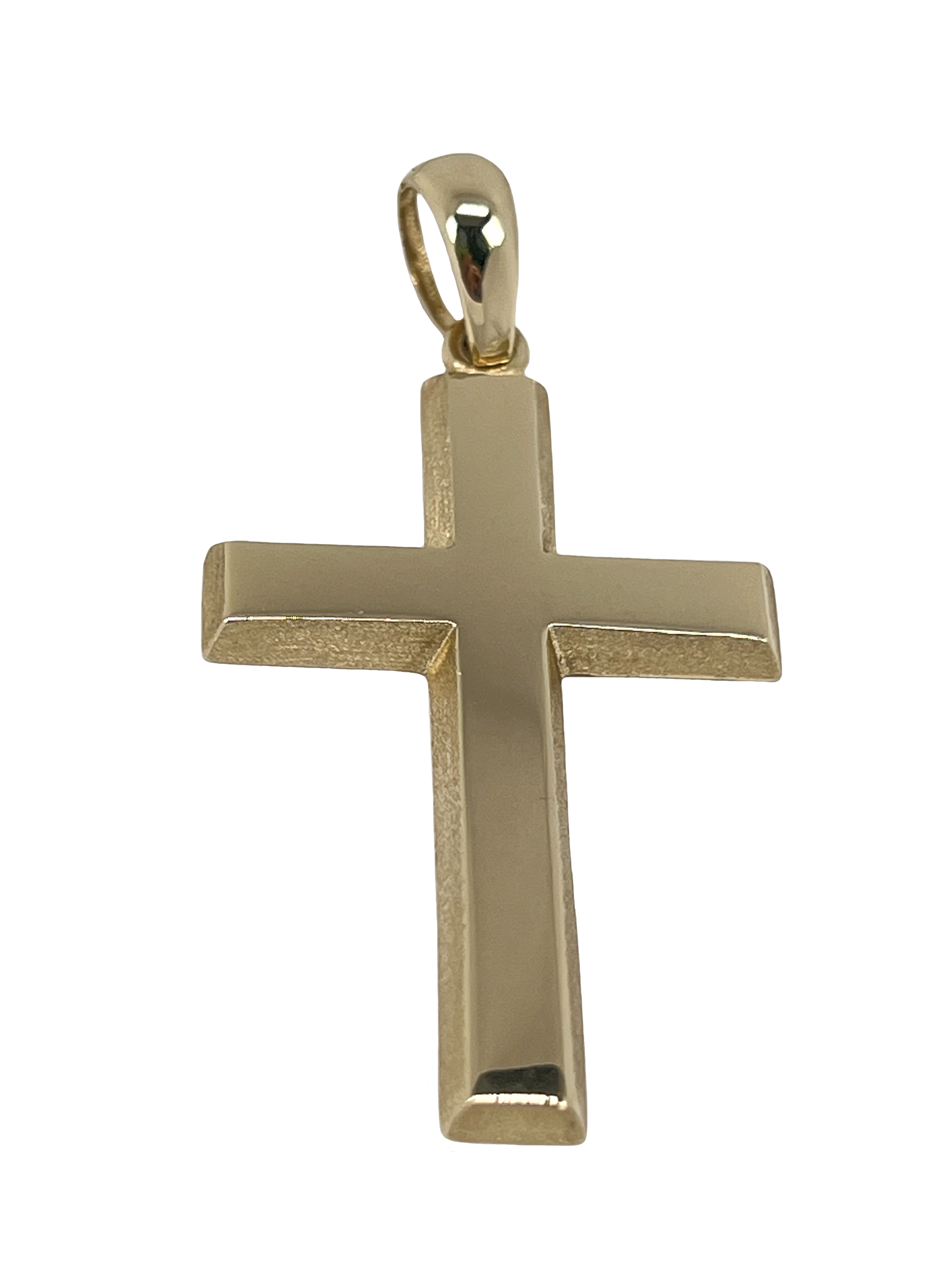 Colgante de cruz de oro con motivos antiguos.