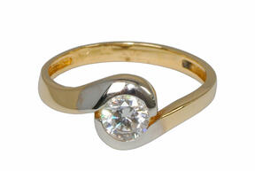 Двуцветен златен пръстен с подметка циркон