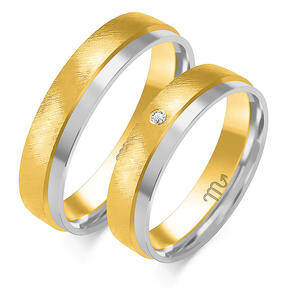 Engraved wedding rings with a stone and a shiny line