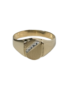 Gold children's signet ring made of combined gold