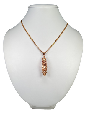 Gold pendant made of rose gold