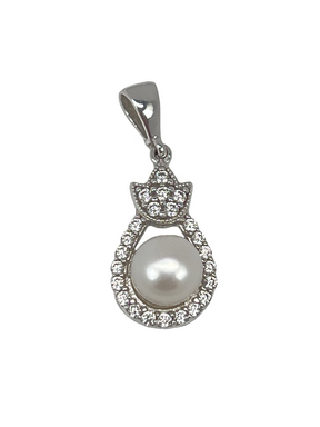 Golden pendant made of white gold with a pearl and zircons