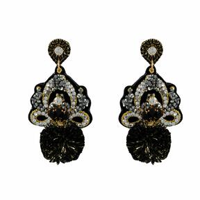 LINDA'S DREAM earrings with a black and white pom pom
