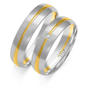 Matte wedding rings with a shiny line