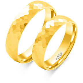 Monochrome shiny wedding rings
