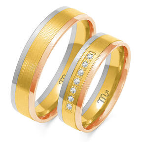 Multicolored matte wedding rings with shiny lines