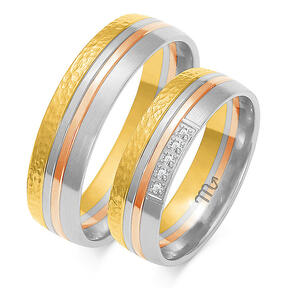 Multicolored wedding rings with engraving and rhinestones