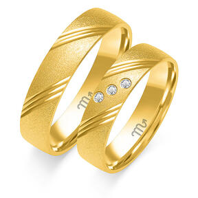 Sandblasted wedding rings with shiny lines and rhinestones