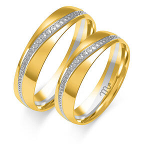 Shiny wedding rings engraved