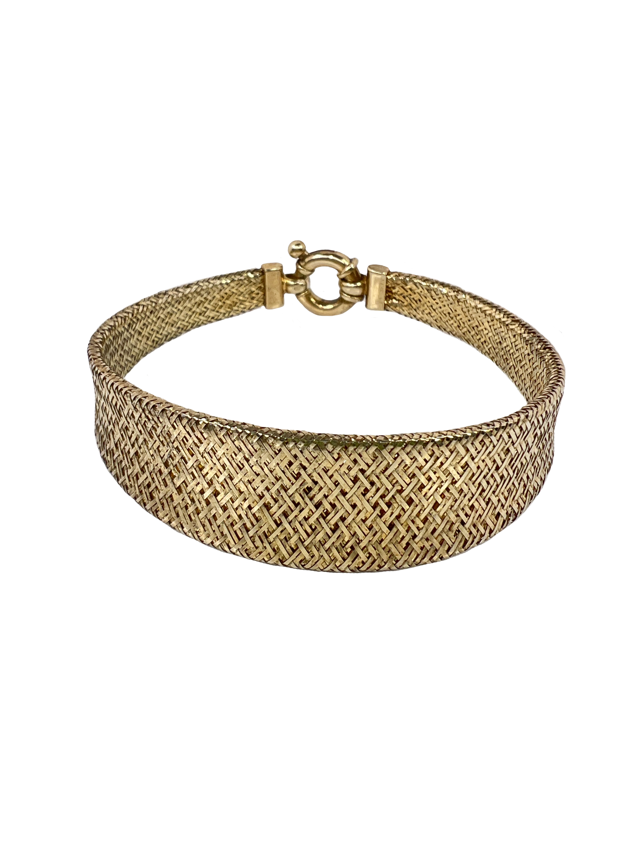 Silver bracelet braided pattern with surface treatment