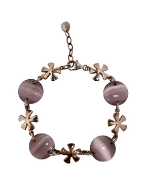 Silver bracelet with surface treatment and pink stones