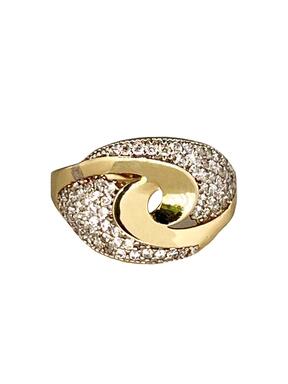 Spīdīgs zelta gredzens ar cirkoniem