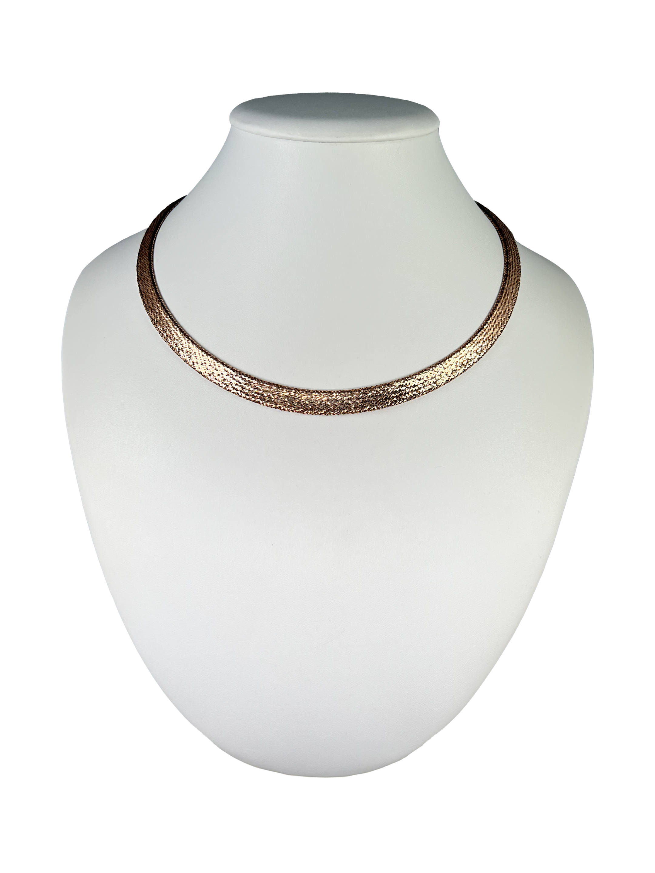 Srebrna ogrlica s pletenim vzorcem