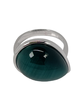 Srebrny pierścionek z zielonym kamieniem