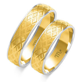 Wedding engraved rings with matting