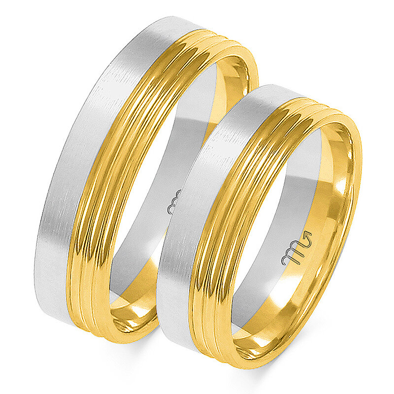 Wedding rings with a matte and shiny line