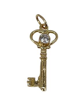 Zelta atslēgu kulons sirds formā ar cirkonu